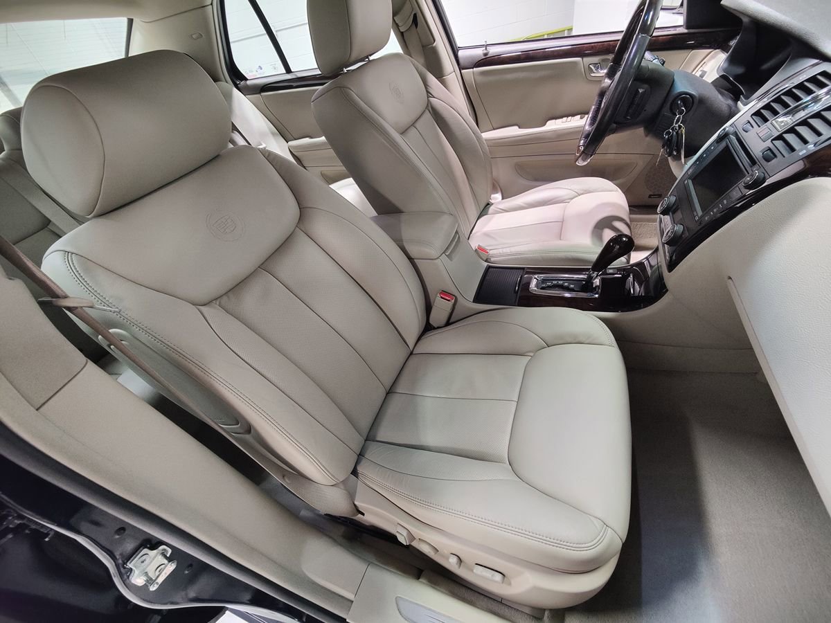 Used 2007 Cadillac DTS Performance image 15
