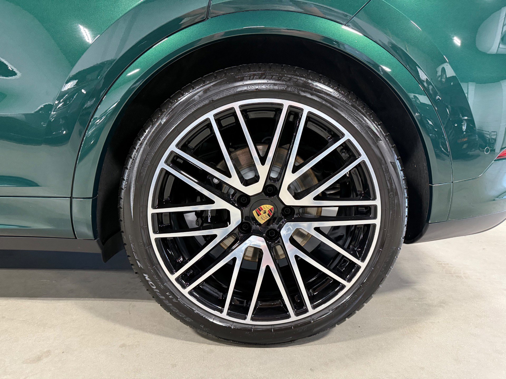 Used 2024 Porsche Cayenne S image 18