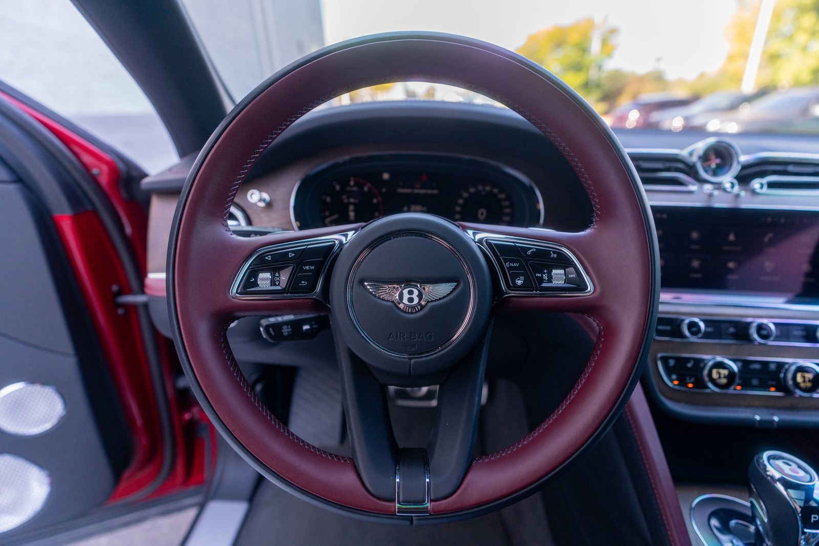 Certified 2024 Bentley Bentayga Extended Wheelbase image 27