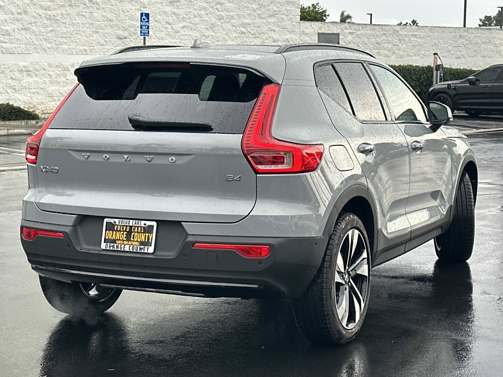 New 2026 Volvo XC40 B4 Plus w/ Climate Package FWD image 4
