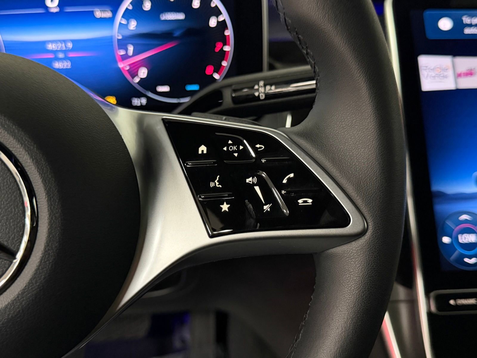 Certified 2026 Mercedes-Benz GLC 300 image 30