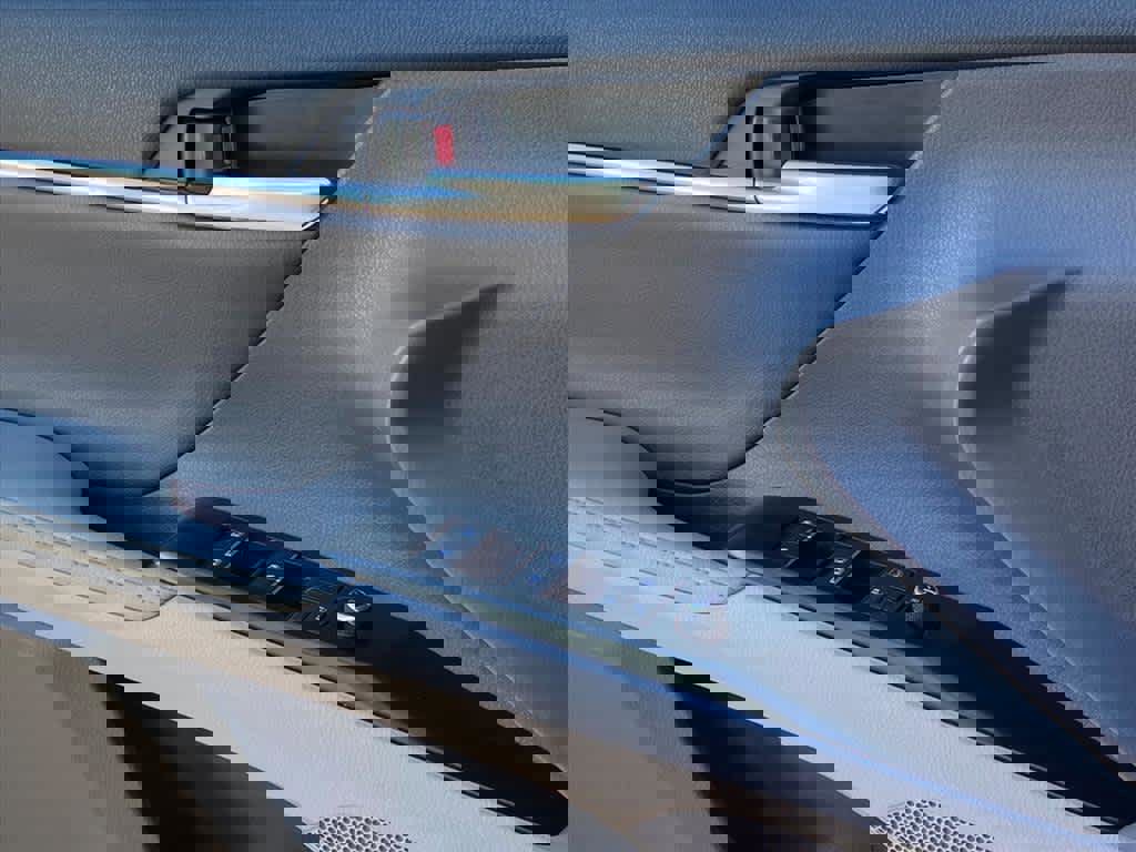 Used 2020 Toyota Camry XLE image 20