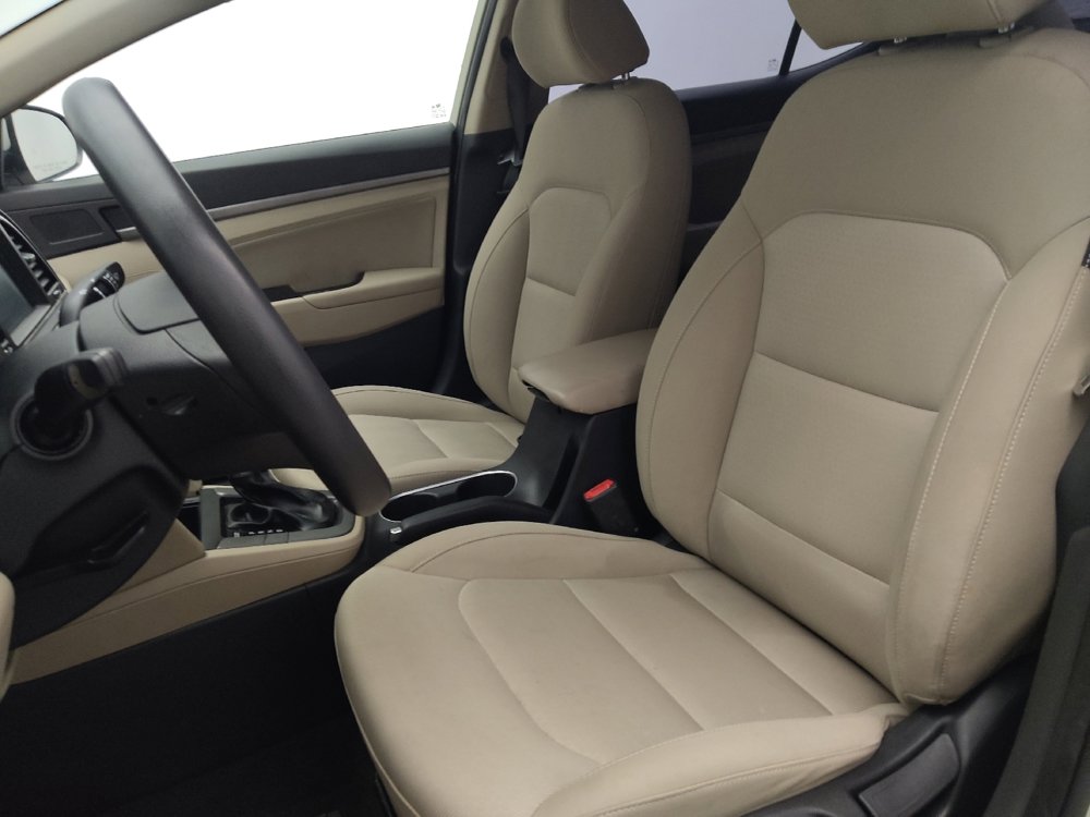 Used 2017 Hyundai Elantra SE image 17