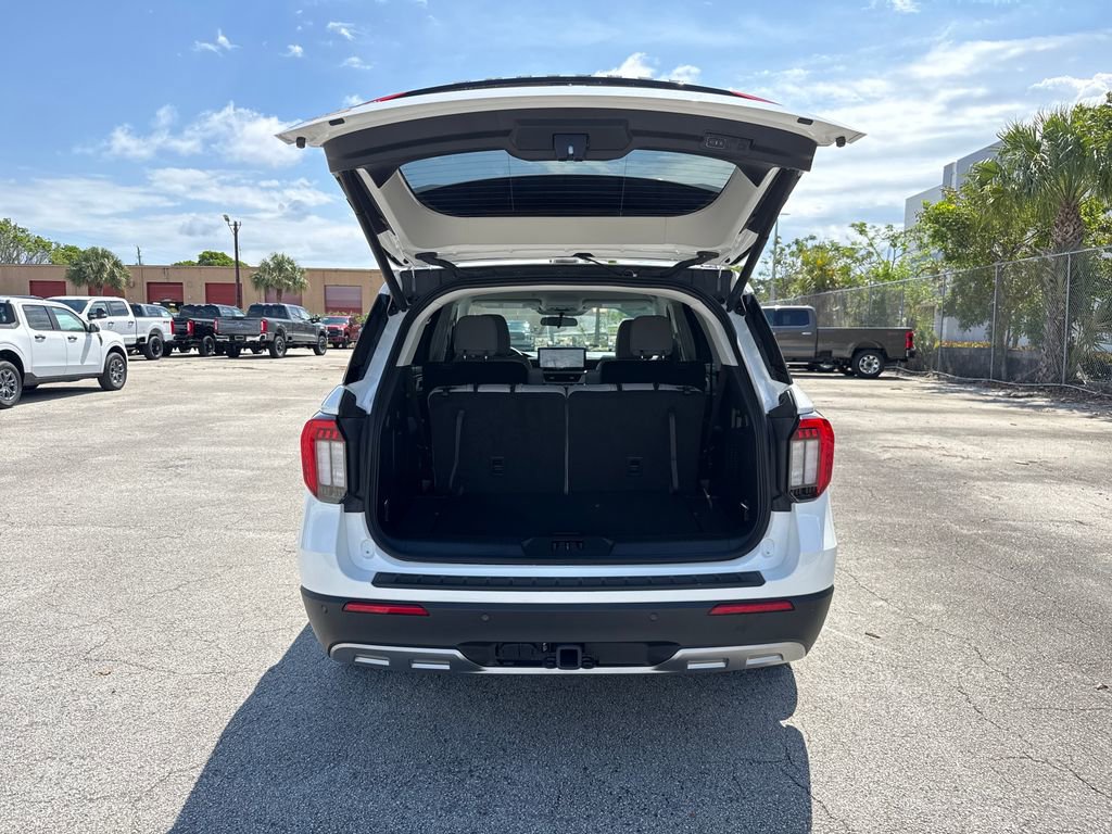 Used 2025 Ford Explorer Active w/ Active Comfort Package image 29