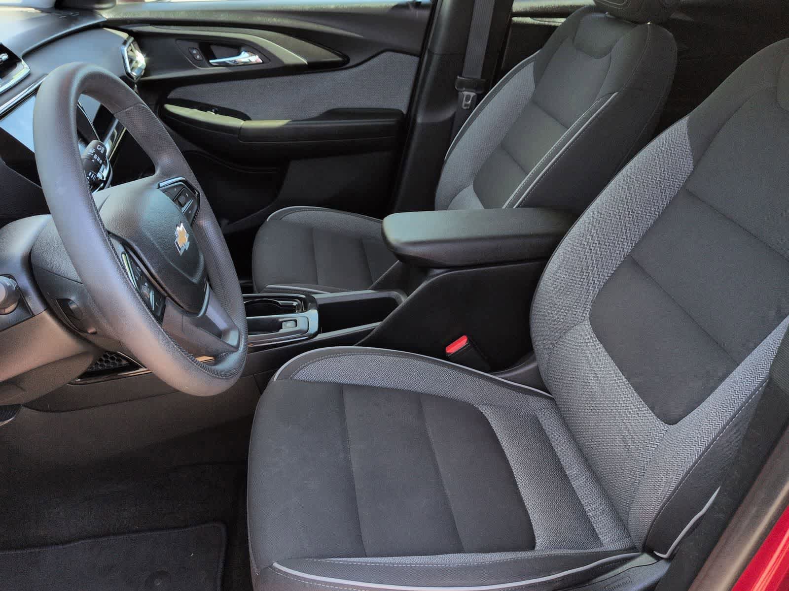 Used 2021 Chevrolet TrailBlazer LT w/ Convenience Package FWD image 16