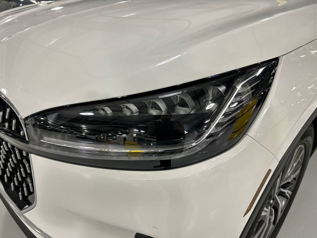 Used 2026 Lincoln Aviator AWD image 8