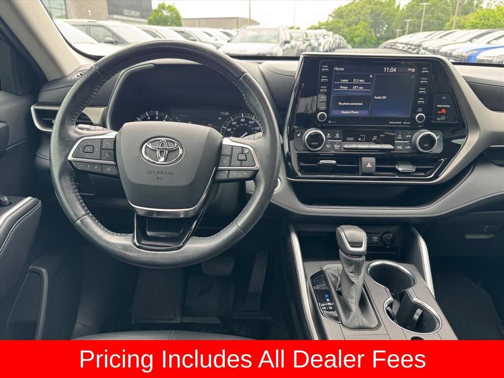 Used 2020 Toyota Highlander XLE FWD image 14