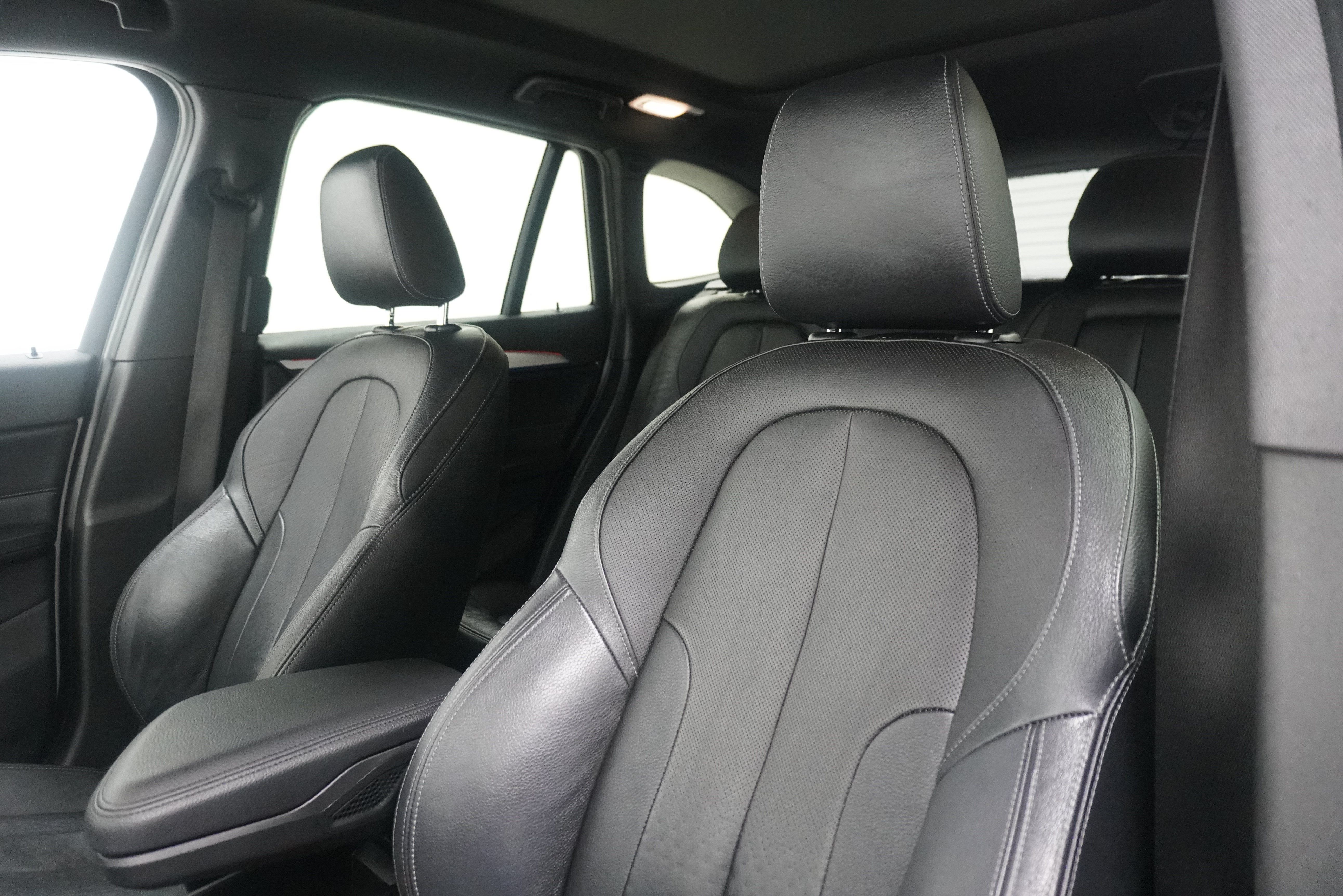 Used 2018 BMW X1 sDrive28i FWD image 9