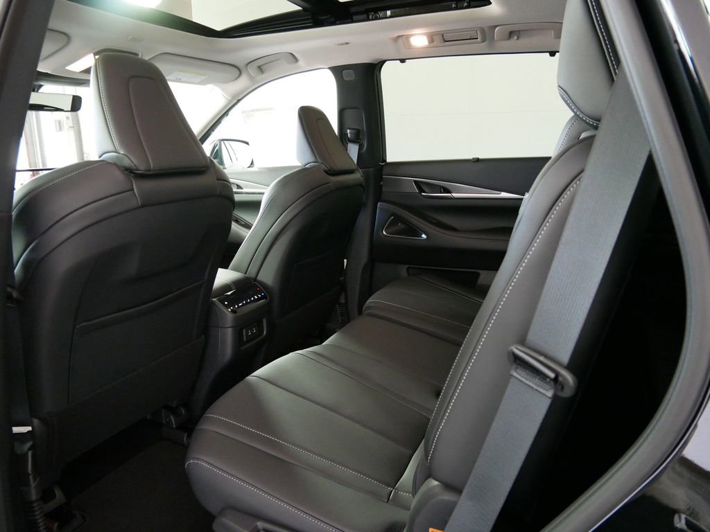 New 2026 INFINITI QX60 Luxe w/ Cargo Package image 12