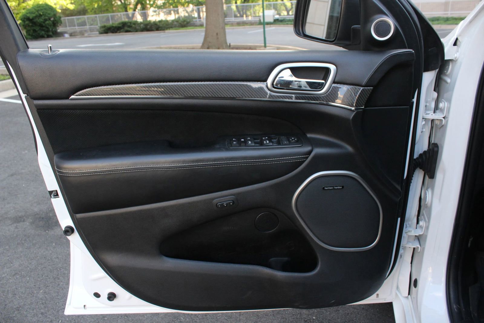 Used 2017 Jeep Grand Cherokee SRT AWD/4WD image 15