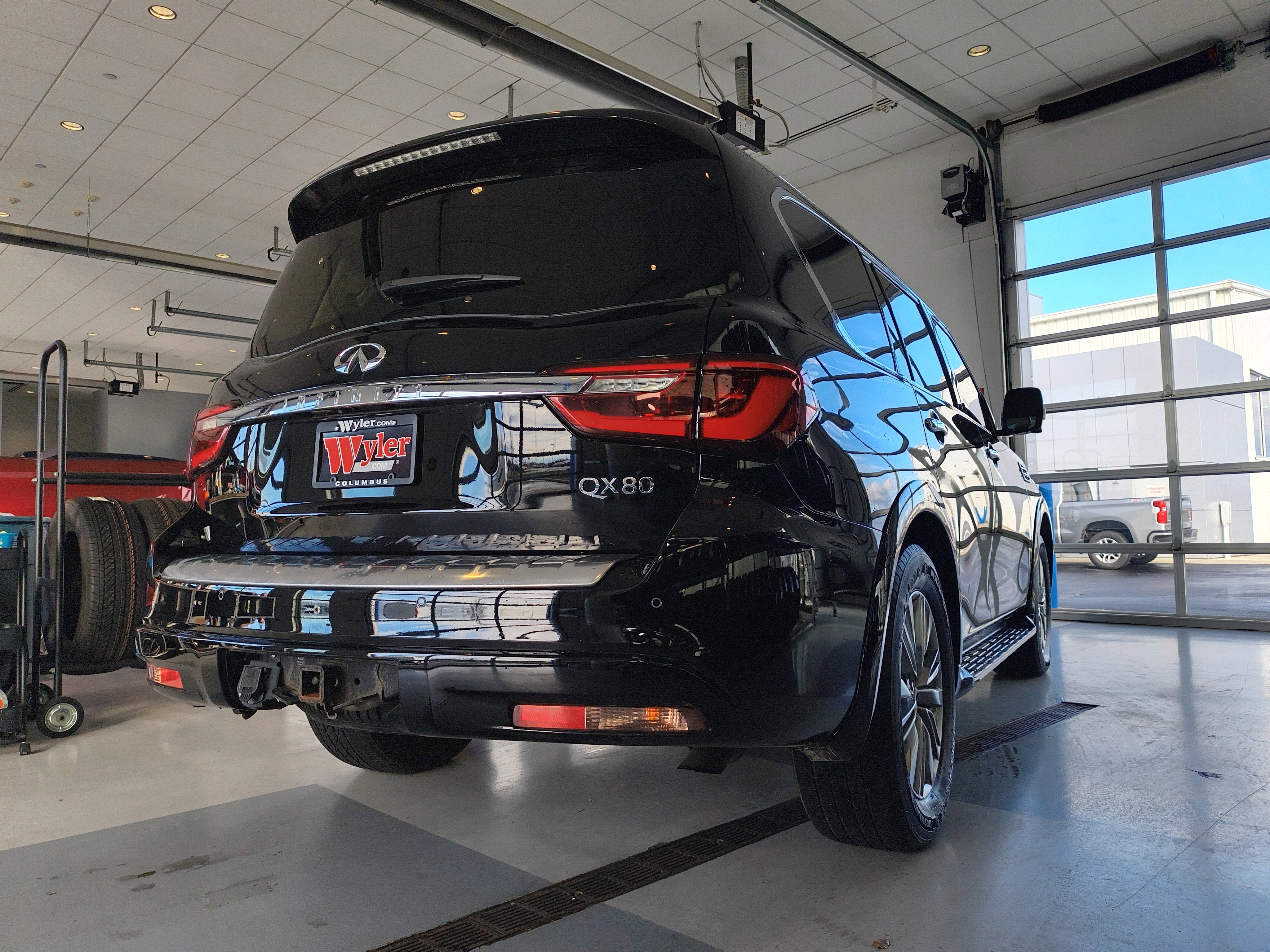 Used 2021 INFINITI QX80 Luxe image 4