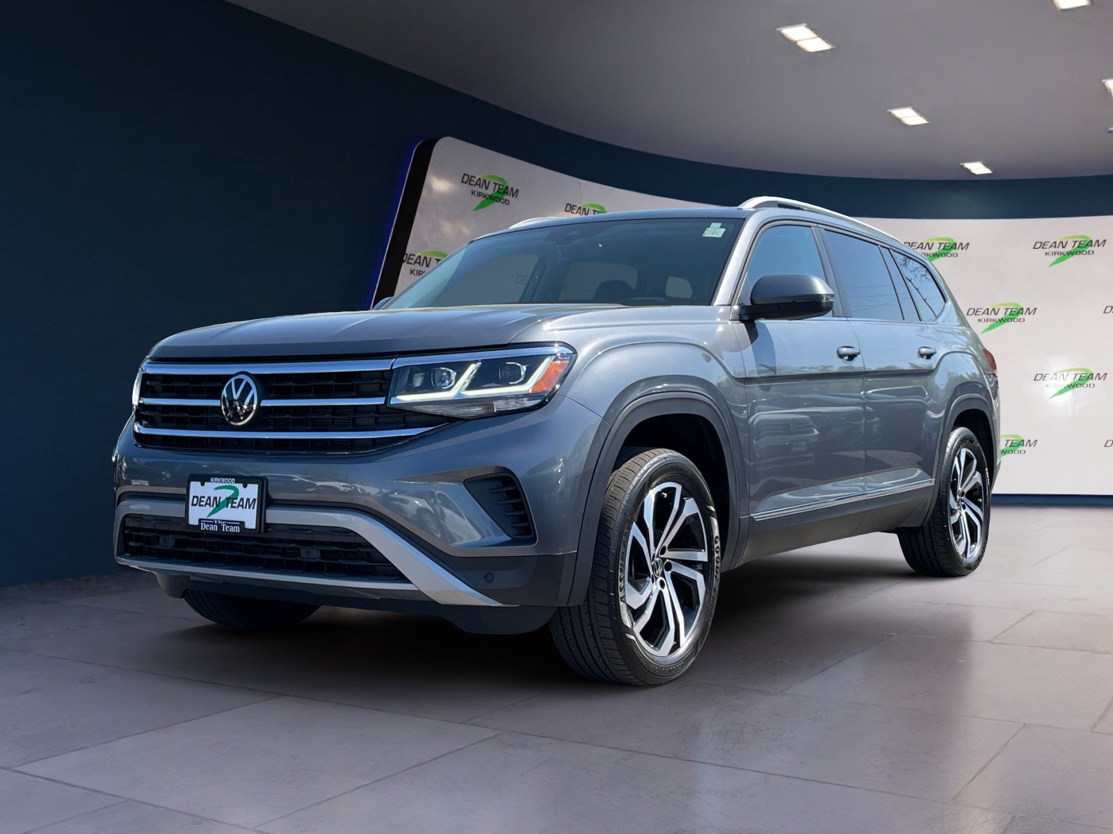 Used 2023 Volkswagen Atlas SEL image 3