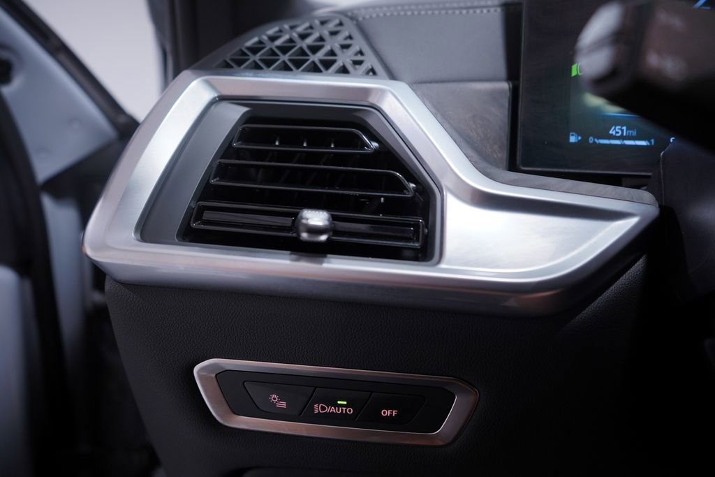 Used 2025 BMW X7 xDrive40i w/ M Sport Package image 20