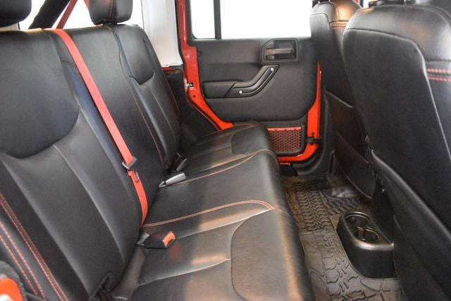 Used 2018 Jeep Wrangler Unlimited Rubicon AWD/4WD image 16