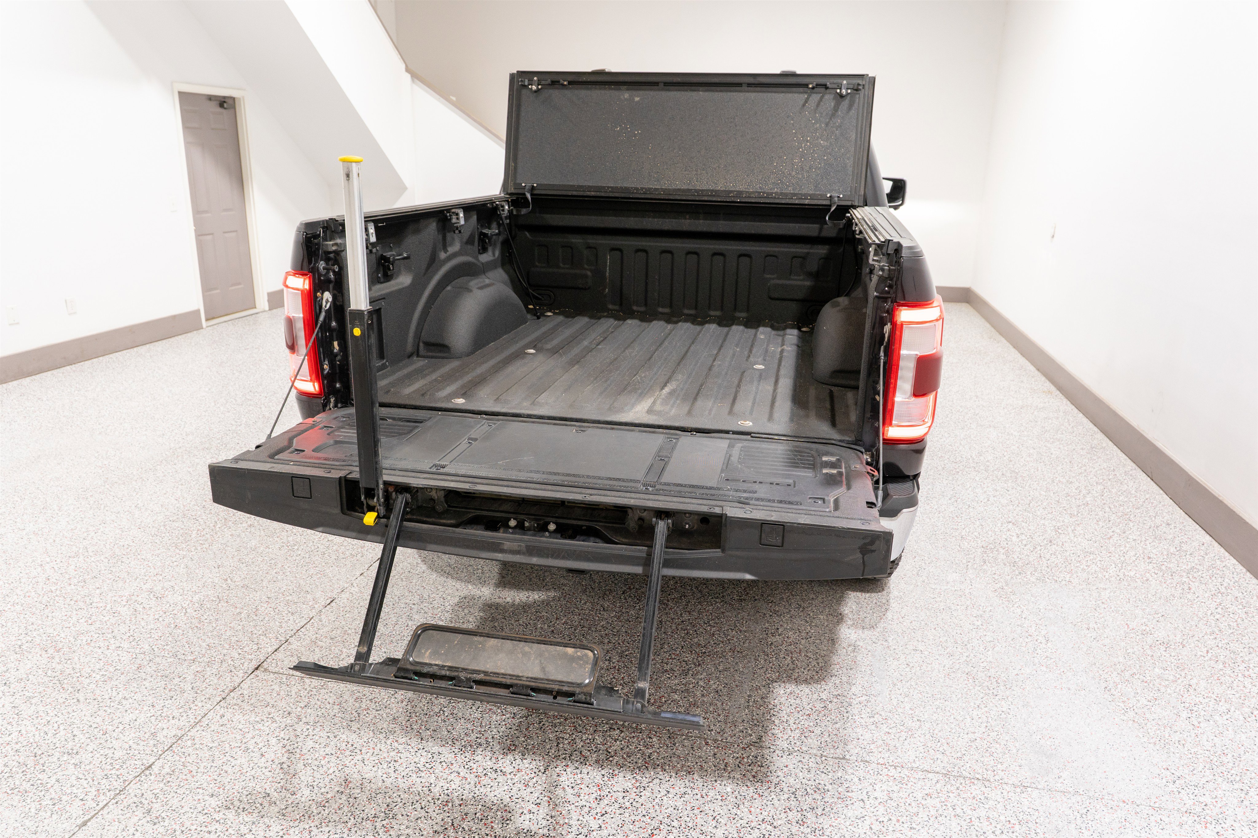 Used 2021 Ford F150 Lariat AWD/4WD image 12
