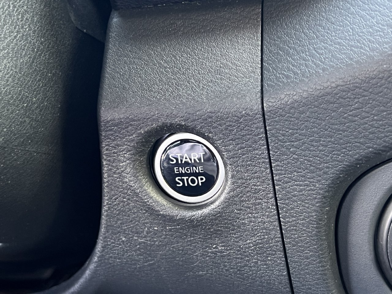 Used 2023 Nissan Frontier S AWD/4WD image 19