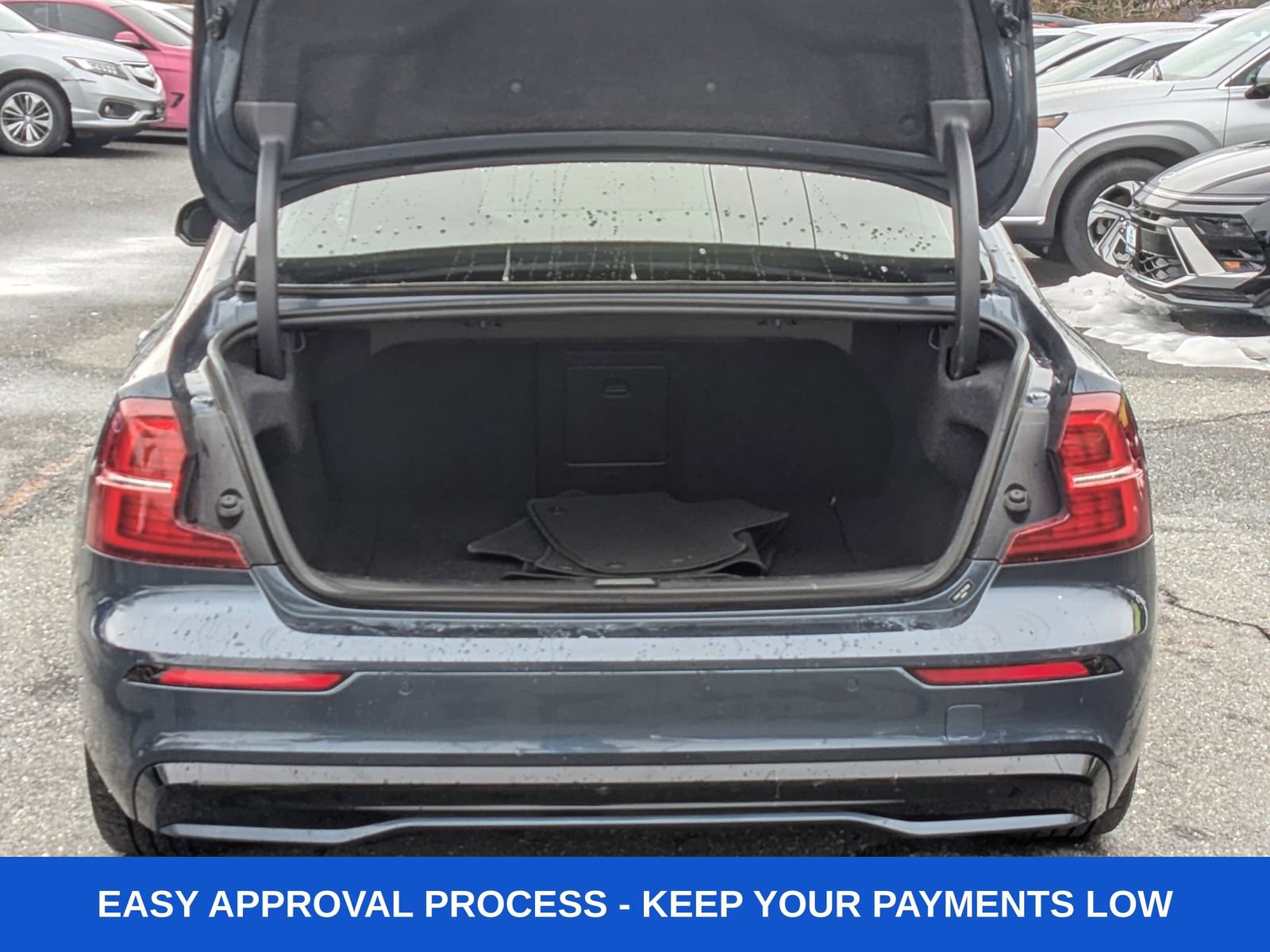 Used 2023 Volvo S60 T8 Plus image 6