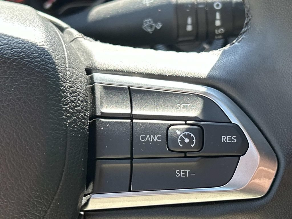 Used 2024 Jeep Compass Latitude w/ Altitude Special Edition AWD/4WD image 29