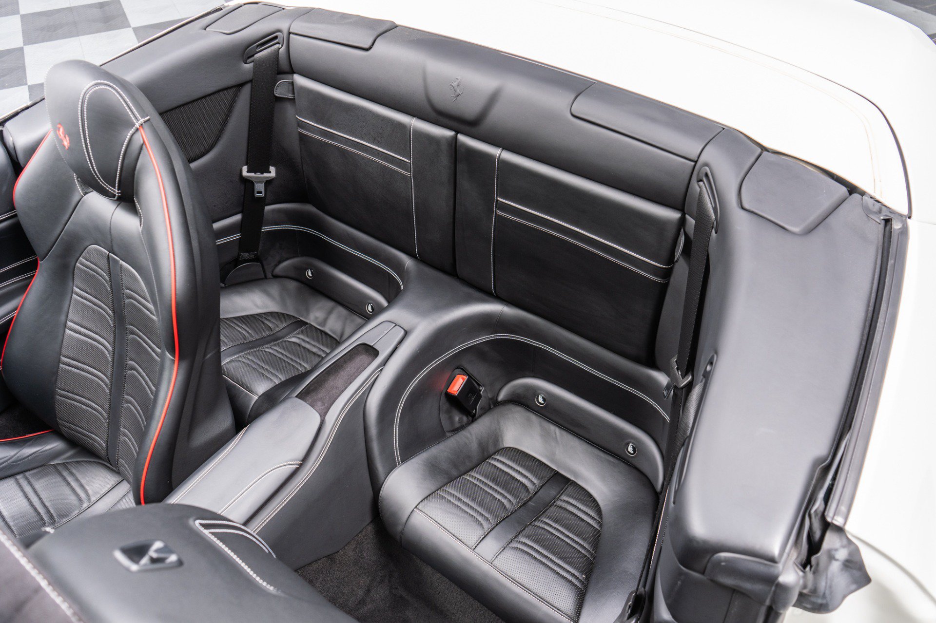 Used 2016 Ferrari California T RWD image 16