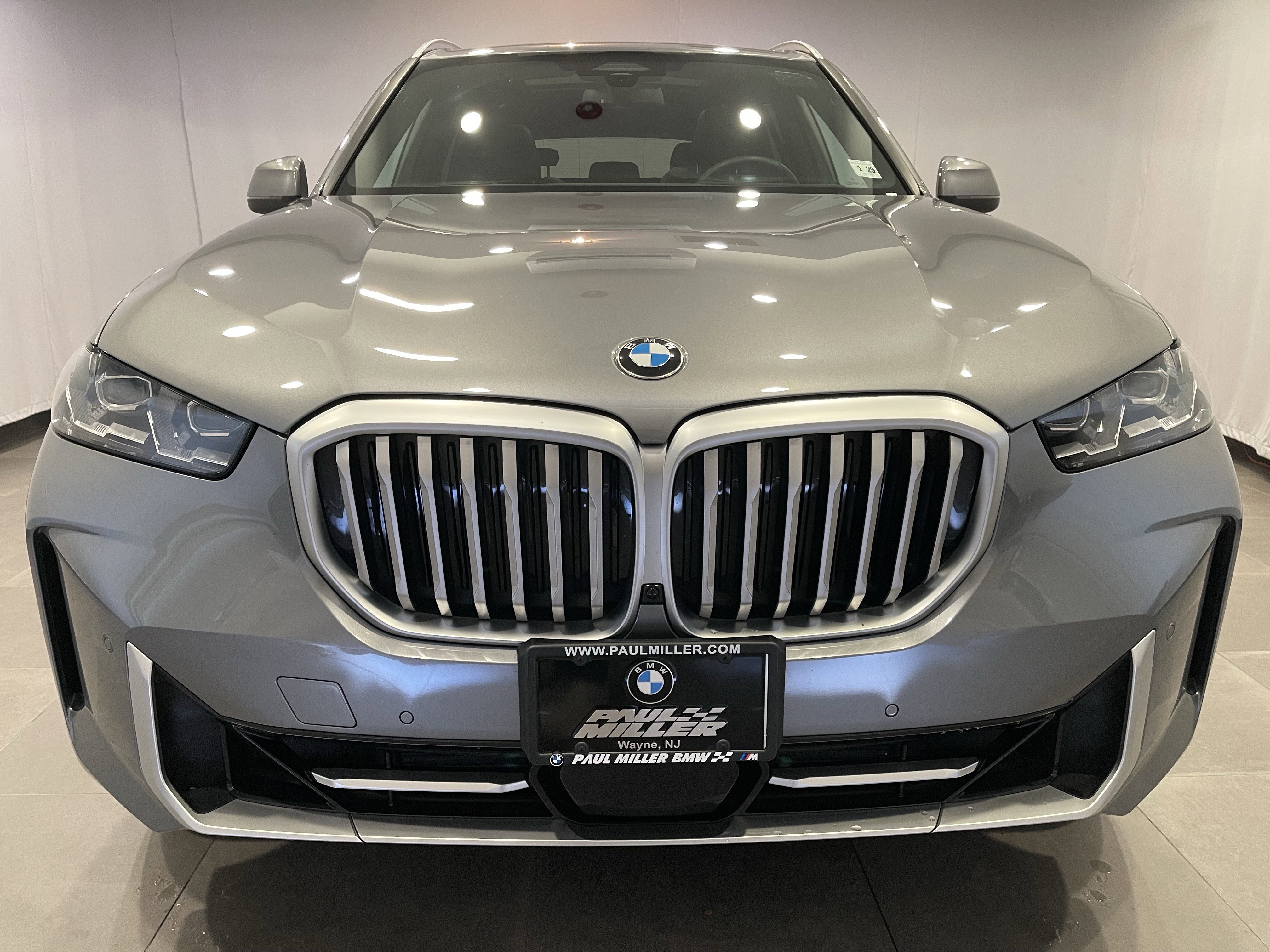 Certified 2024 BMW X5 xDrive40i w/ Premium Package AWD/4WD video 2