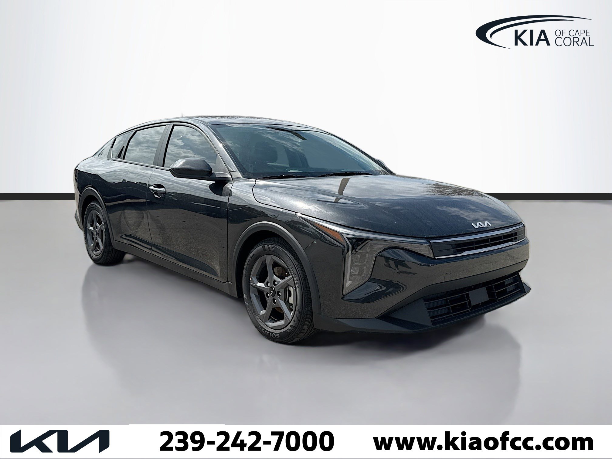 New 2025 Kia K4 LXS image 1