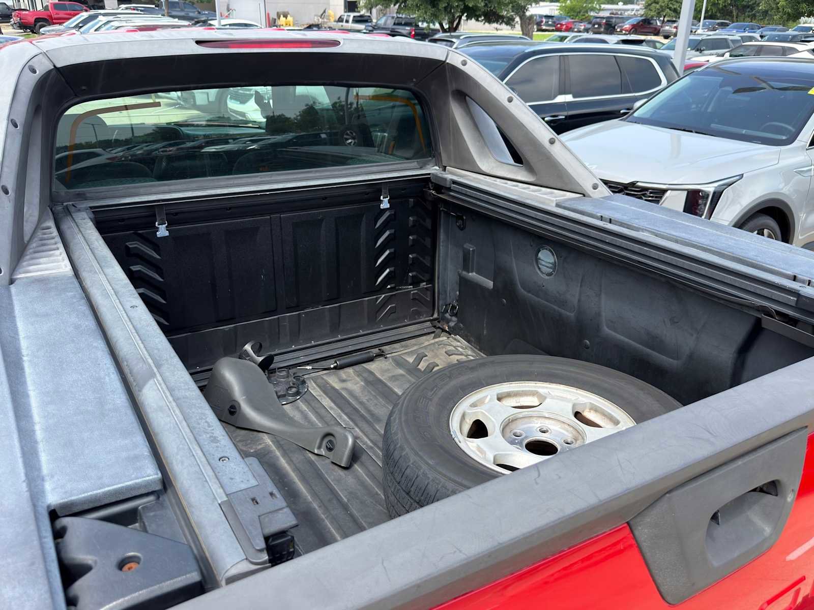 Used 2003 Chevrolet Avalanche 2WD image 8