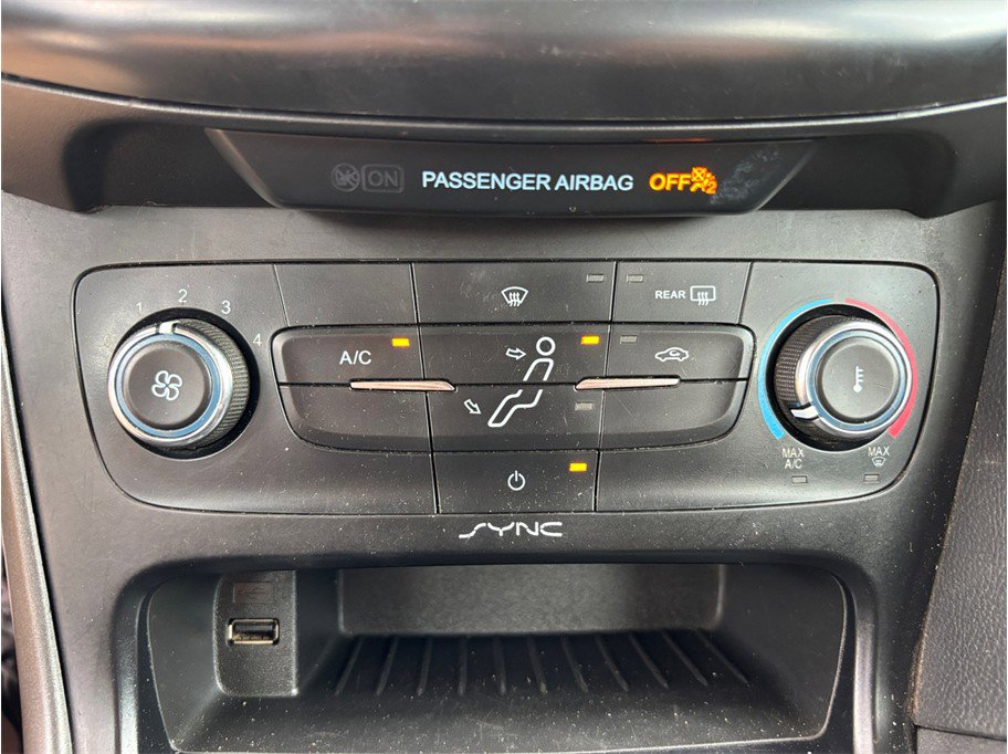 Used 2017 Ford Focus SE FWD image 23