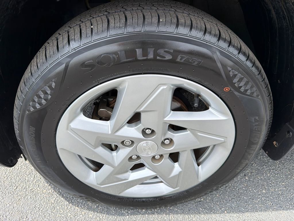 Used 2024 Hyundai Kona SE image 11