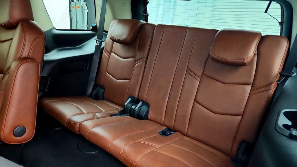 Used 2019 Cadillac Escalade Premium Luxury AWD/4WD image 23