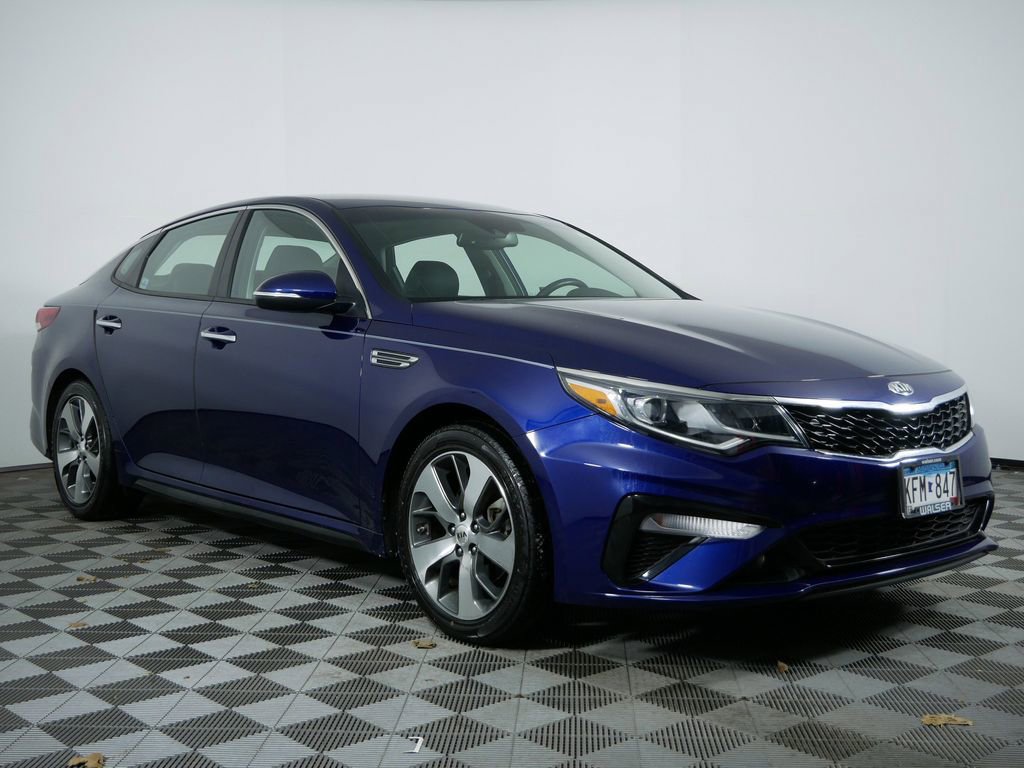 Used 2019 Kia Optima S image 2