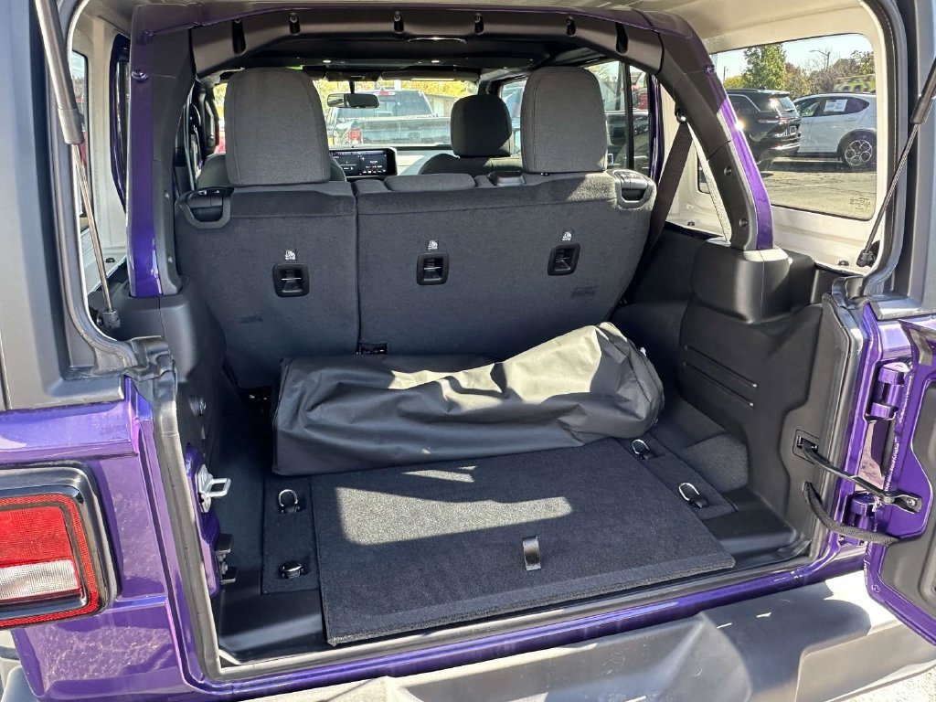 Used 2026 Jeep Wrangler Unlimited Sport AWD/4WD image 10