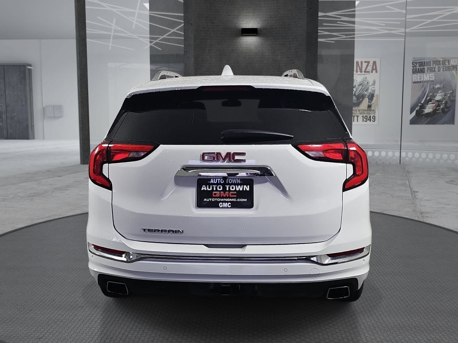 Used 2018 GMC Terrain Denali w/ Advanced Safety Package FWD image 6