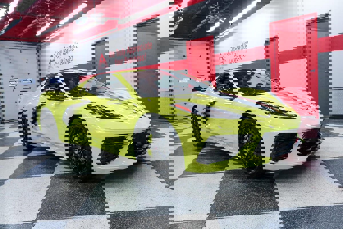 Used 2022 Chevrolet Corvette Stingray Premium Cpe w/ Z51 Performance Package image 2