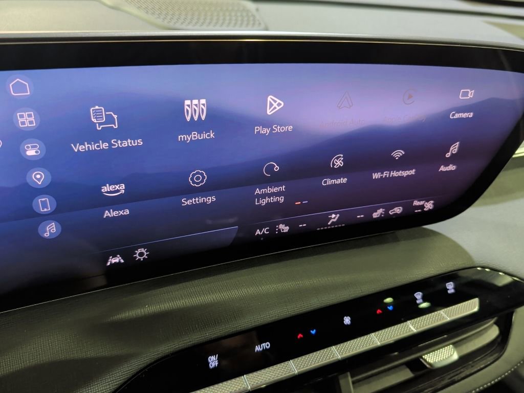 Certified 2025 Buick Enclave Preferred image 20