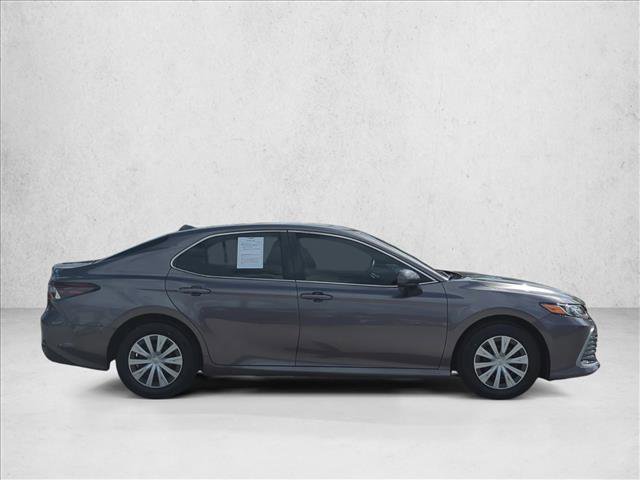 Used 2022 Toyota Camry LE image 4