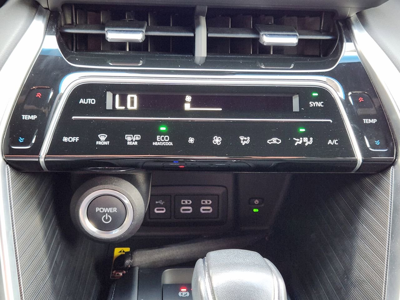 Used 2024 Toyota Venza Nightshade AWD/4WD image 18