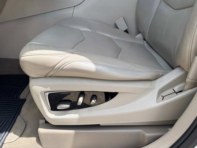 Used 2015 Cadillac Escalade ESV Luxury RWD image 25