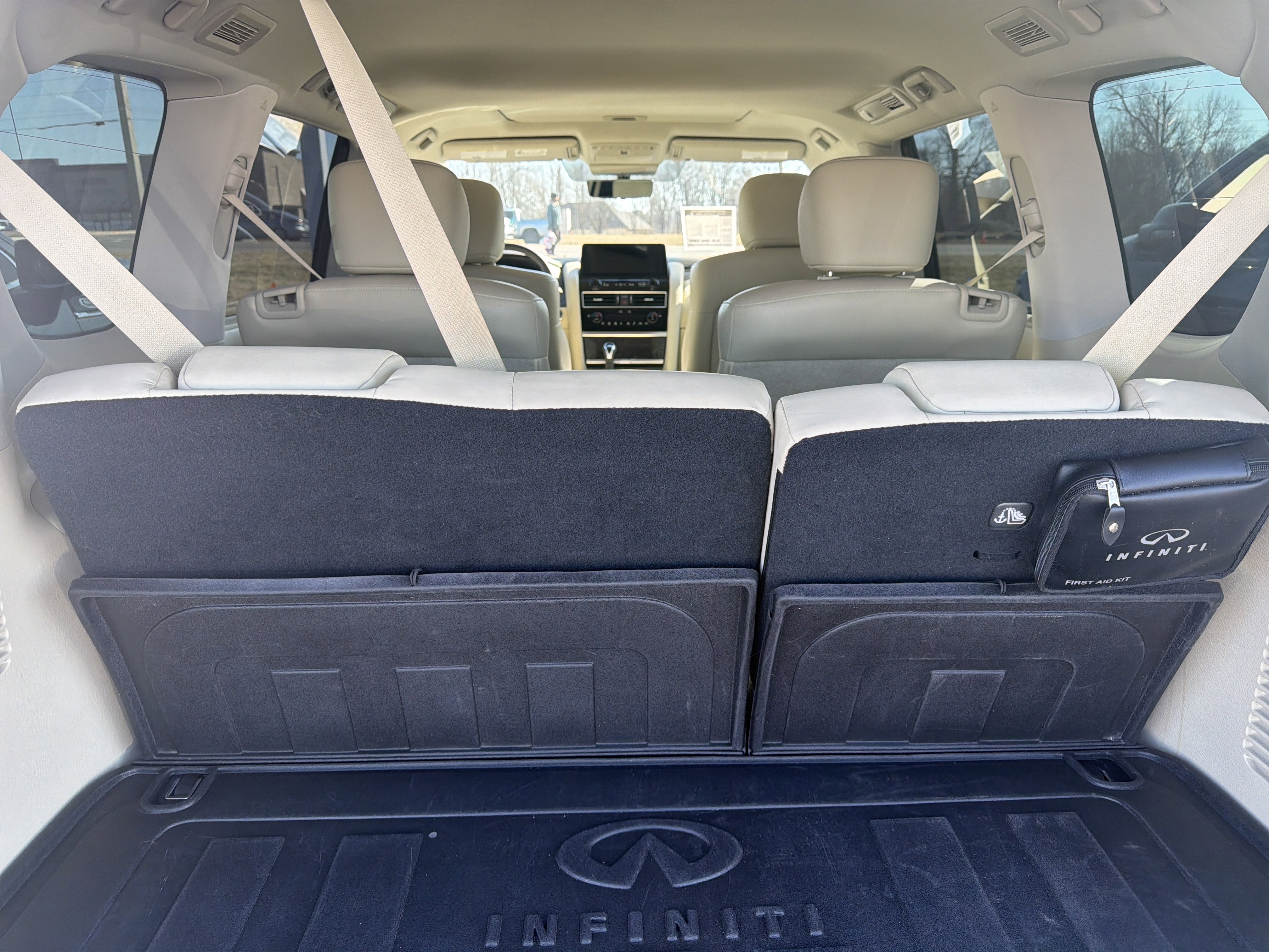 Used 2023 INFINITI QX80 Luxe w/ All-Season Package image 8