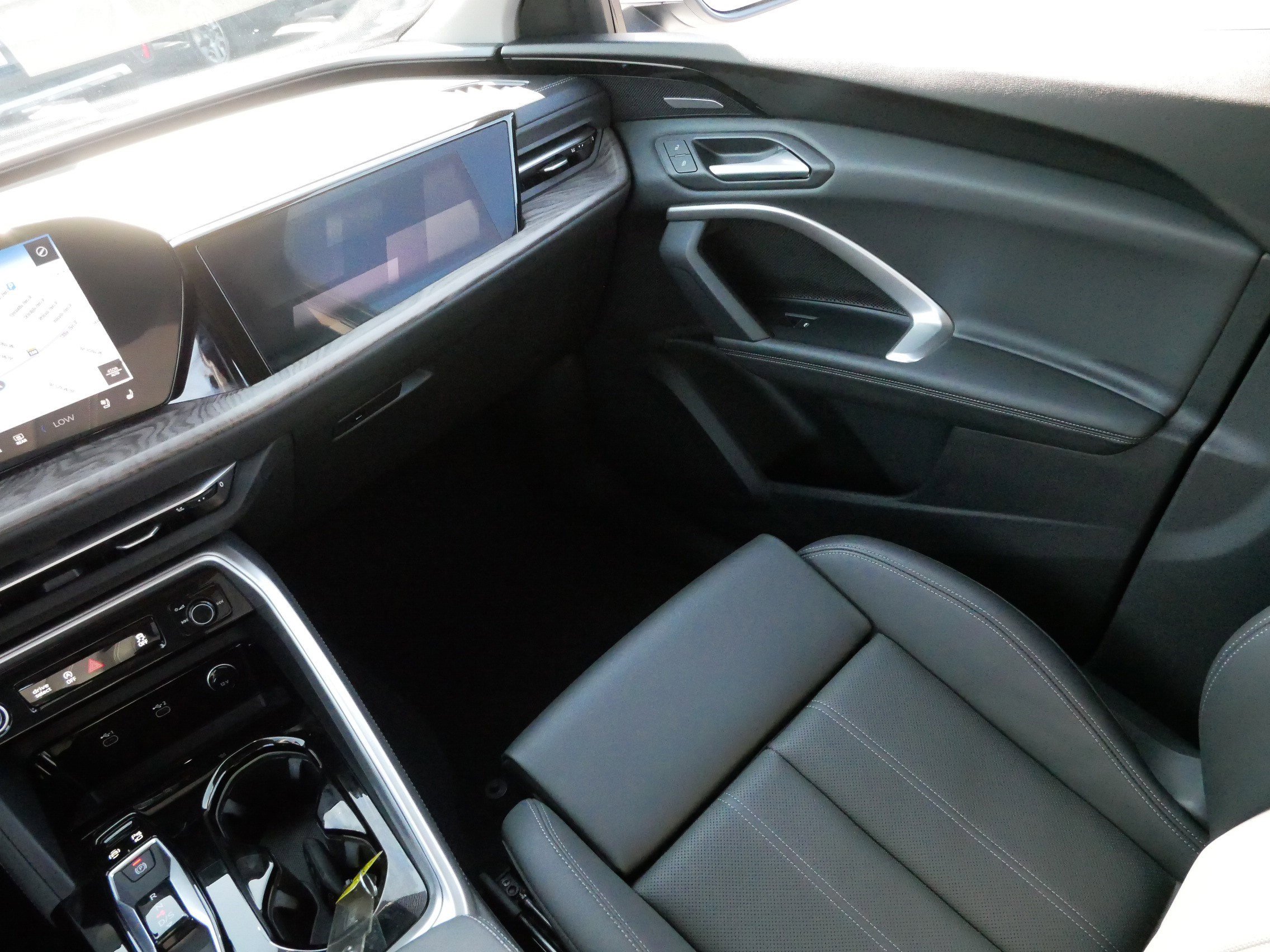 Used 2025 Audi Q5 Prestige image 11