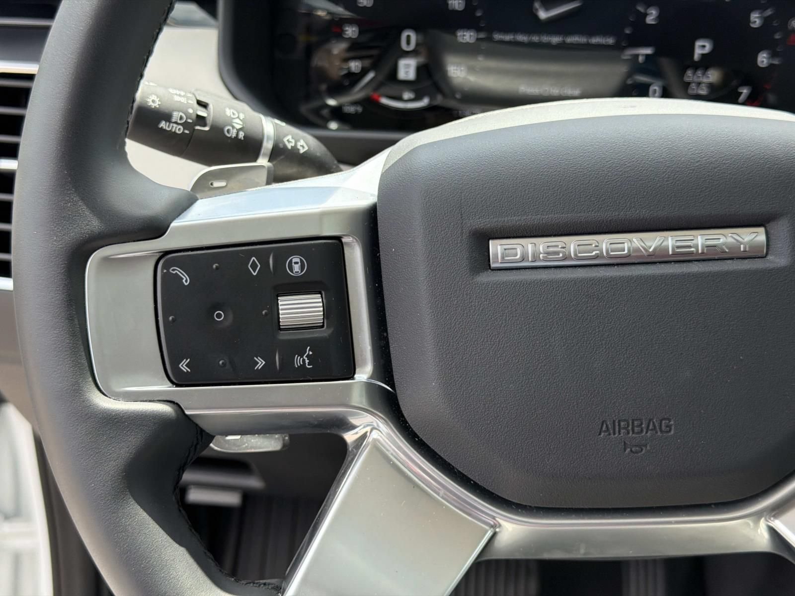 Used 2025 Land Rover Discovery S AWD/4WD image 23