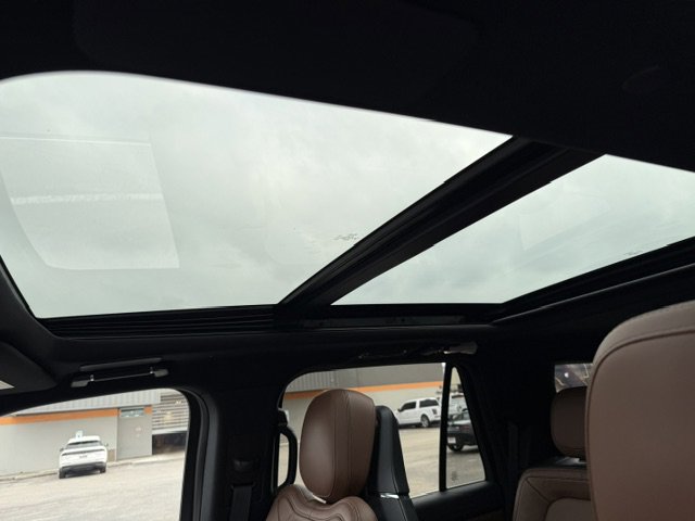 Used 2023 Lincoln Navigator Reserve AWD/4WD image 26