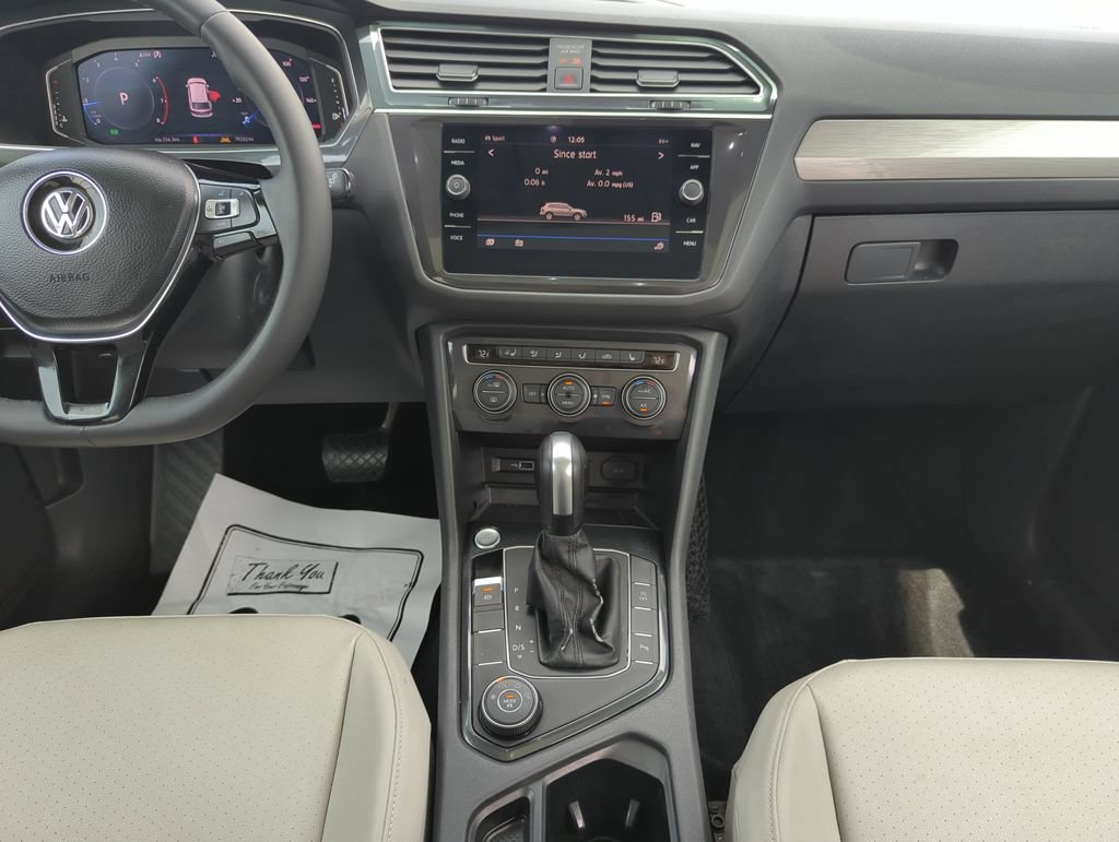 Used 2020 Volkswagen Tiguan SEL AWD/4WD image 27