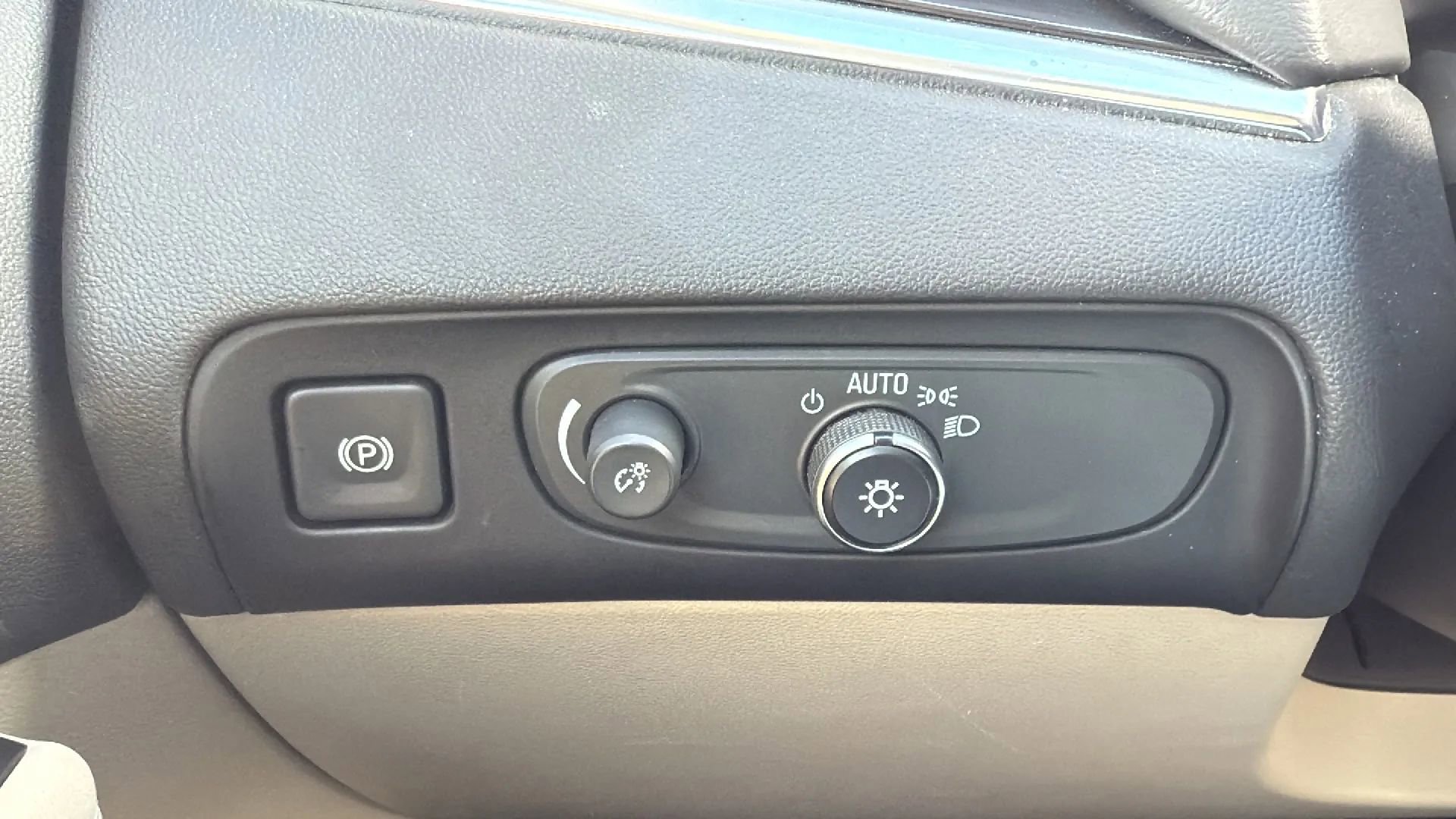 Used 2019 Buick Enclave Essence image 15