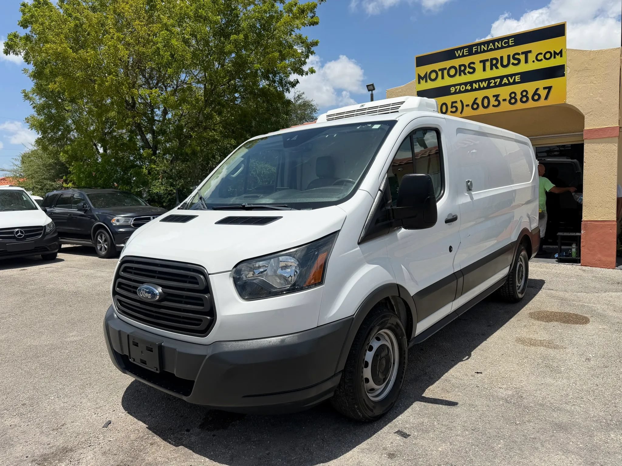 Used 2018 Ford Transit 150 130 Low Roof RWD image 2
