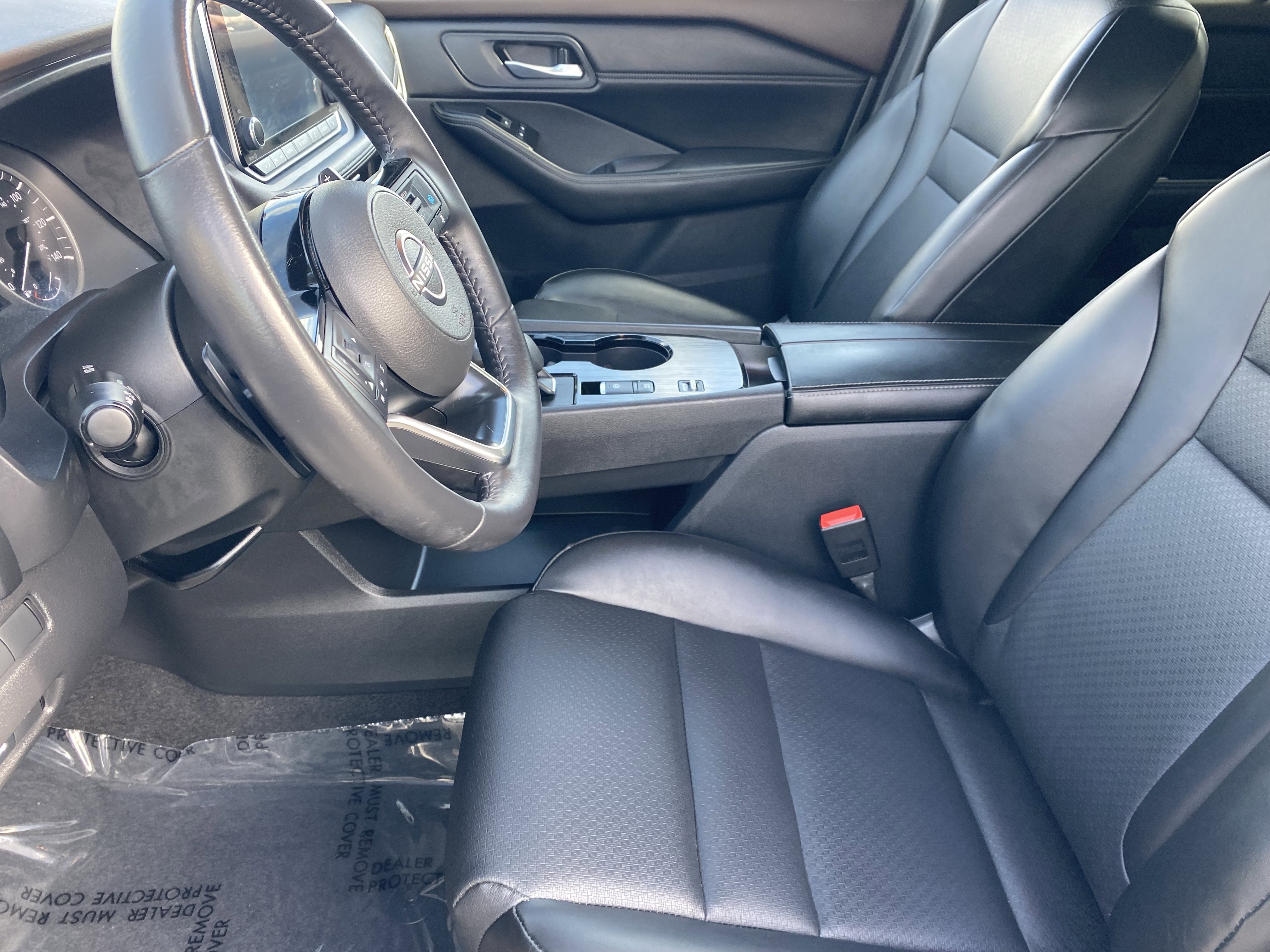 Used 2023 Nissan Rogue SV w/ SV Premium B Package image 17