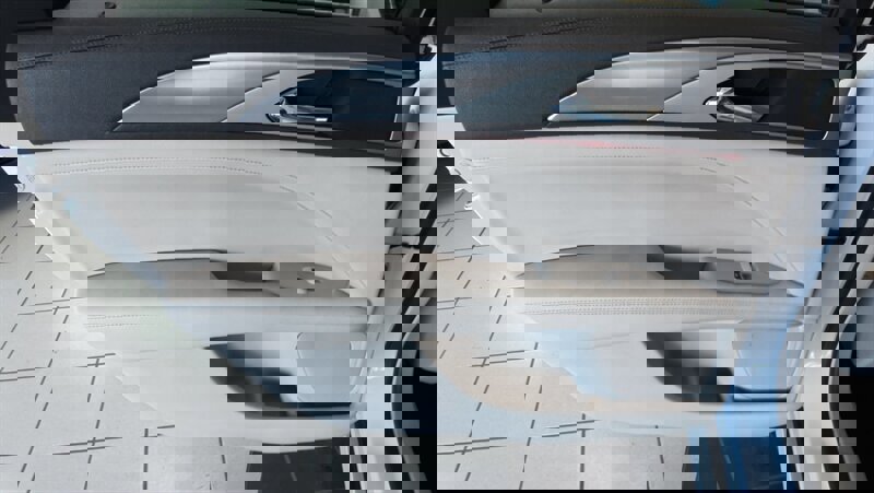 Used 2020 Lincoln MKZ w/ Convenience Package image 23