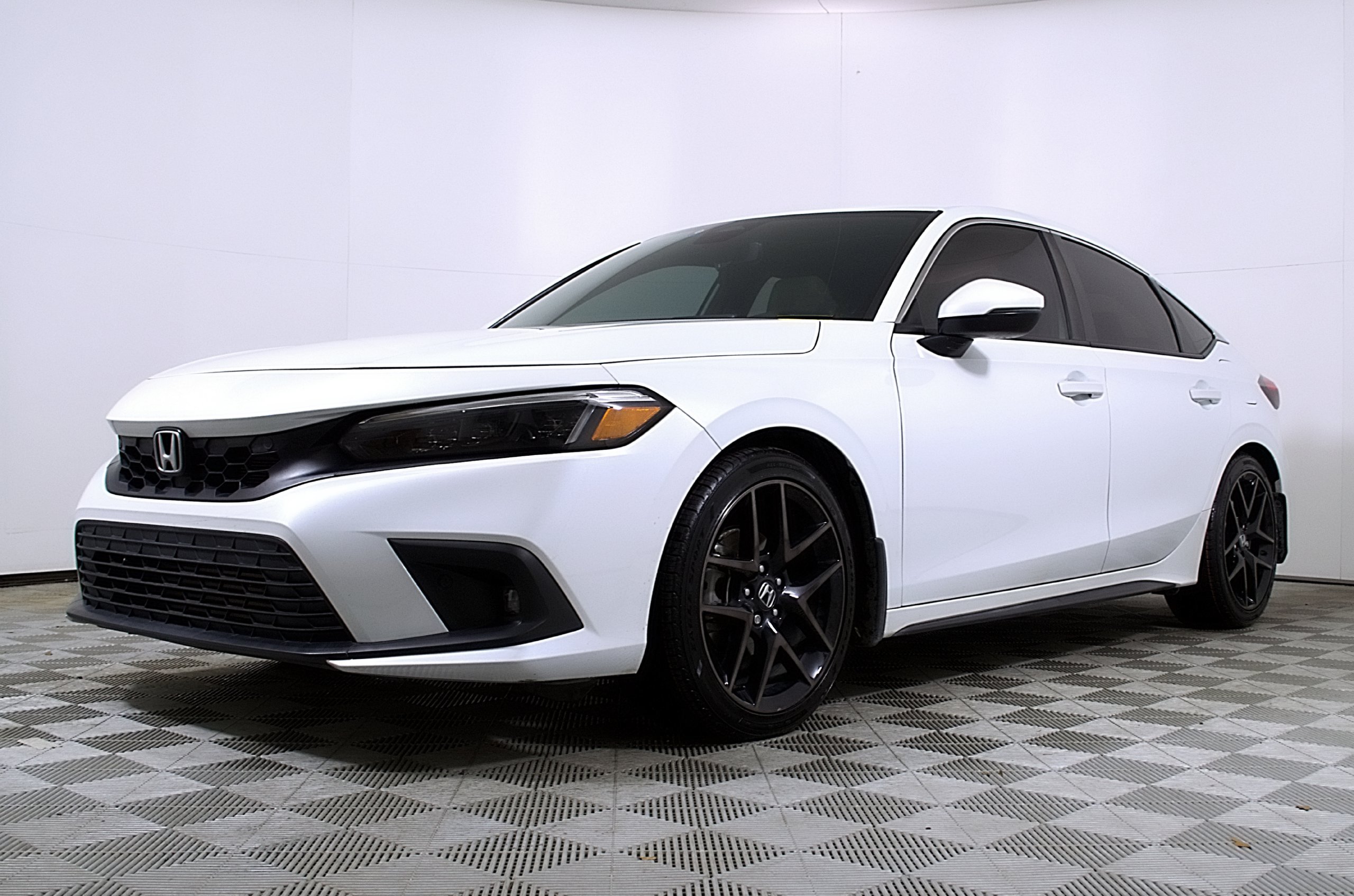 Used 2022 Honda Civic Sport Touring image 2