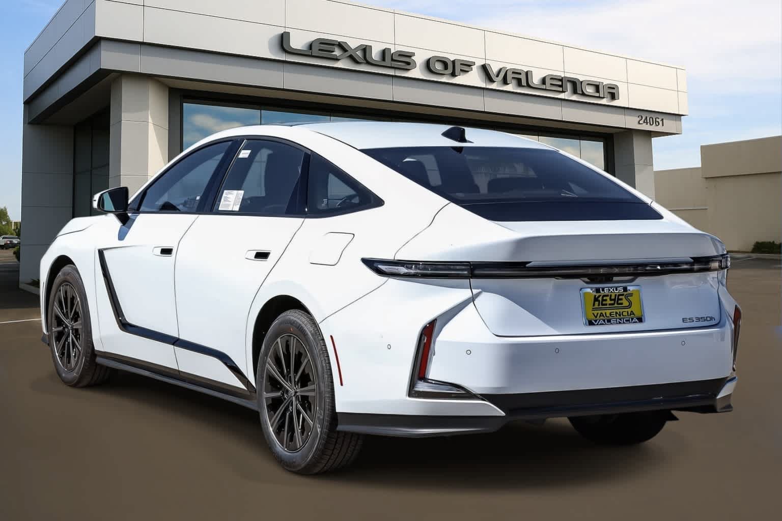 New 2026 Lexus ES 350h FWD image 2