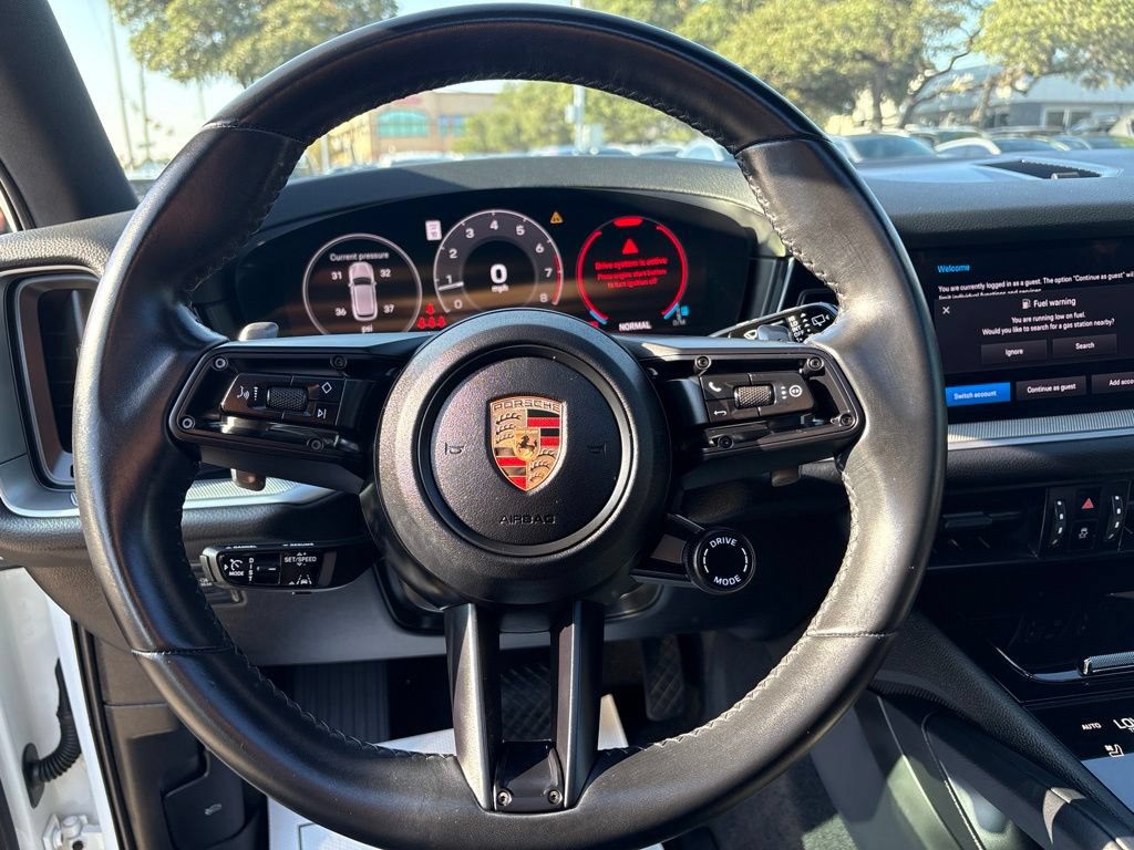 Used 2024 Porsche Cayenne AWD/4WD image 13