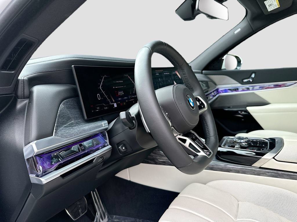 Used 2023 BMW 740i RWD image 4